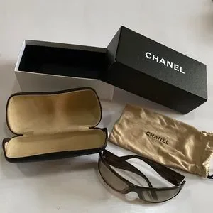 Chanel sunglasses ? with cloth pouch case & box made in Italy Chanel Sunglasses Quilted EMPTY Case + Outer Box + Dust  main image 3